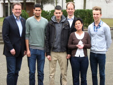 Alexander Bauer, Burak Egin, Nadim Hammound, Jörg Buchholz, Katrin Altpeter, Oliver Buchholz (von links nach rechts).