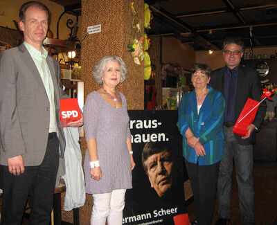 Jörg Buchholz, Monika Grunwald und Karin Schäckeler (die Hermann Scheers Büro in Waiblingen leiteten) sowie Fabio Longo